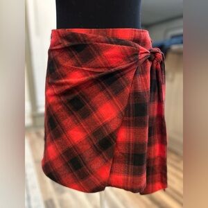 Pink Lily red plaid wrap skirt w/back zip (no stretch in waist) excellent condit